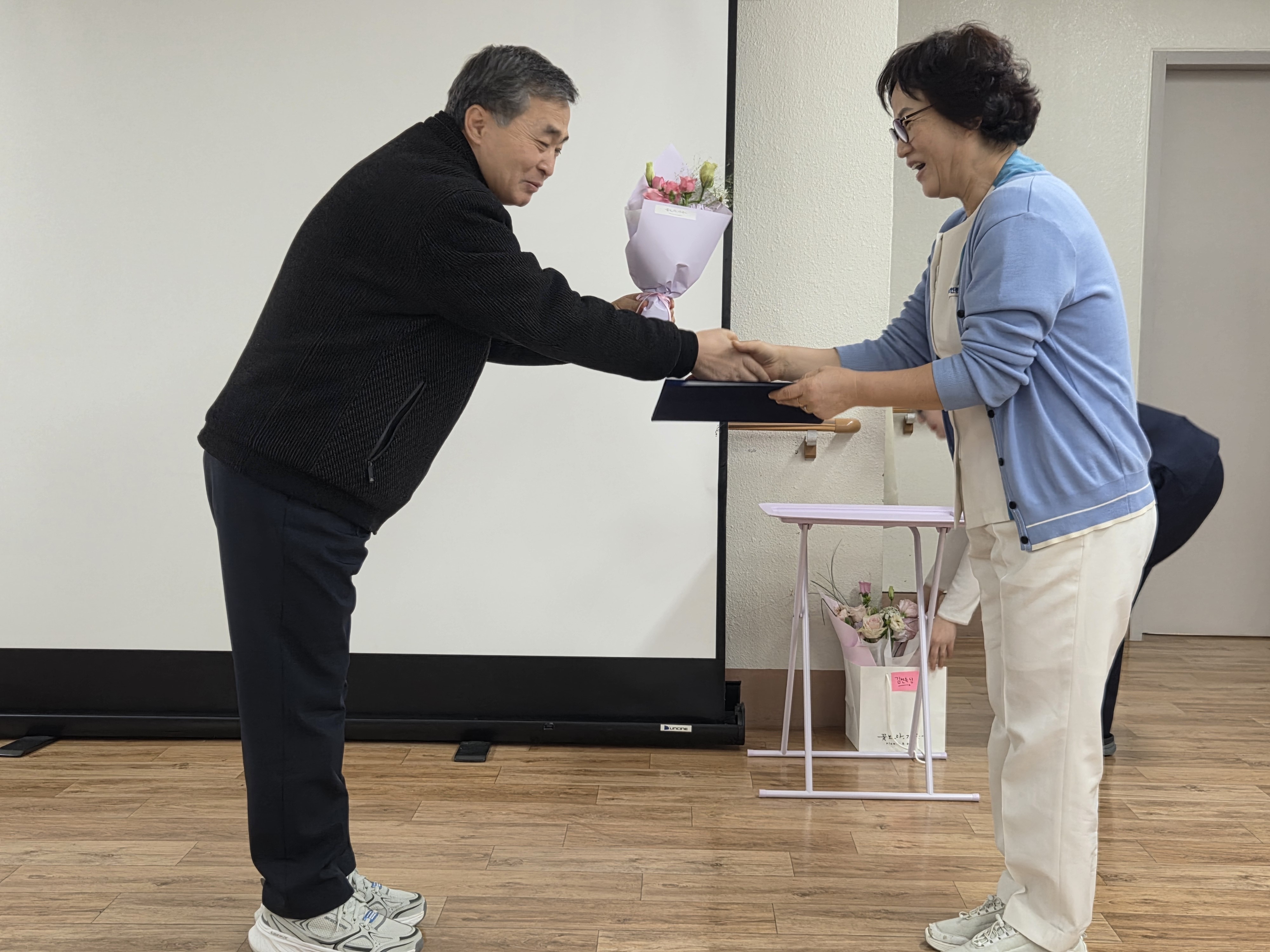 이미지 대체문구를 입력하세요